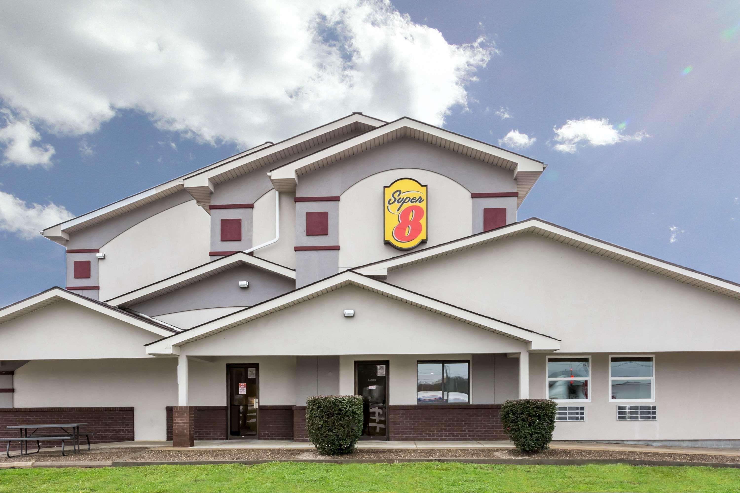 Super 8 By Wyndham Summersville - New River National Park Екстериор снимка