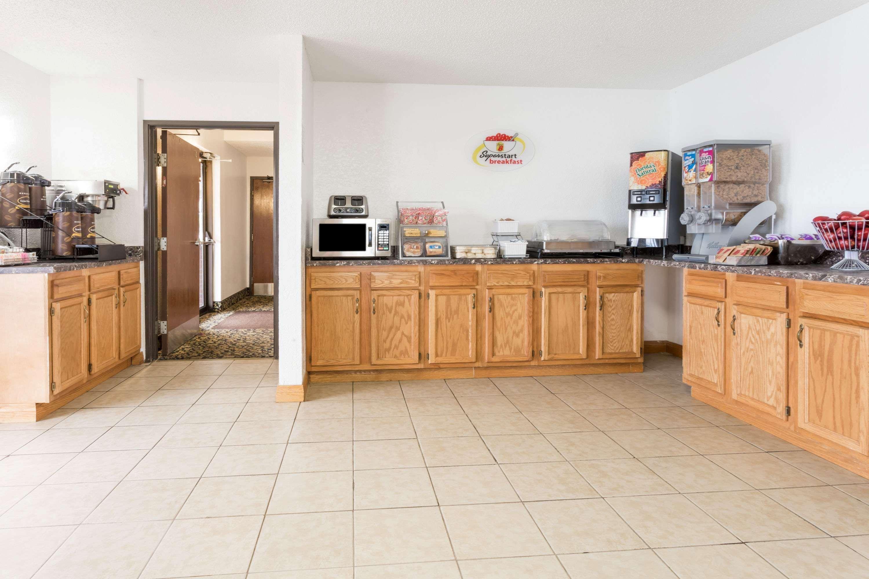 Super 8 By Wyndham Summersville - New River National Park Екстериор снимка