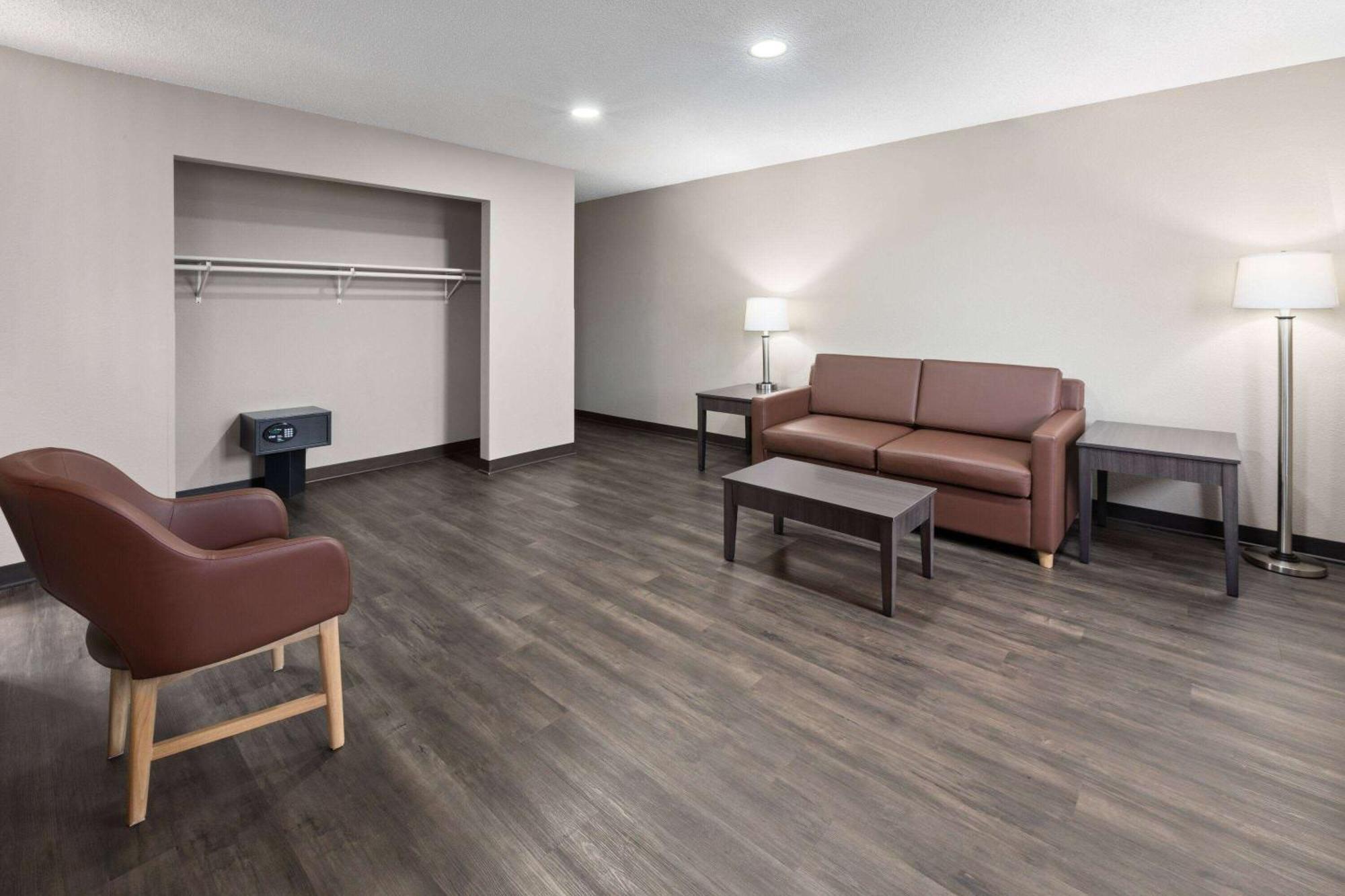 Super 8 By Wyndham Summersville - New River National Park Екстериор снимка
