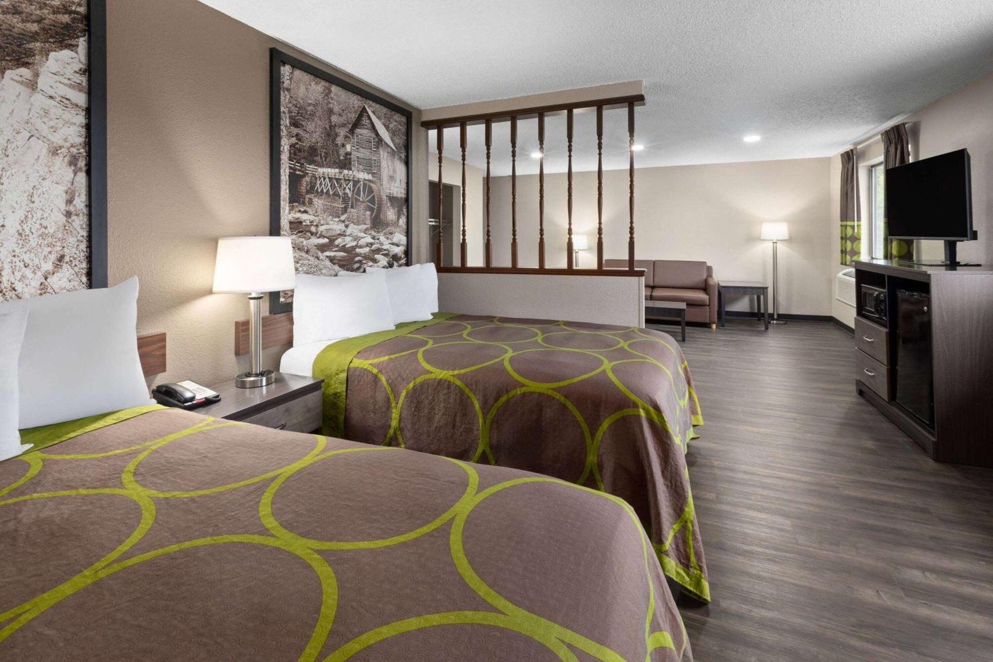 Super 8 By Wyndham Summersville - New River National Park Екстериор снимка