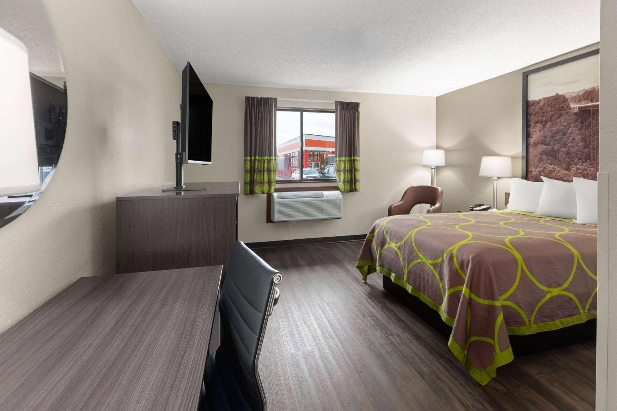 Super 8 By Wyndham Summersville - New River National Park Екстериор снимка
