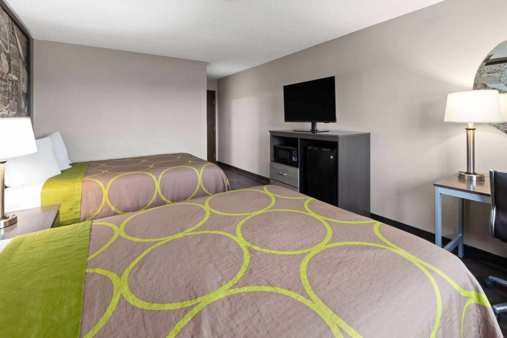 Super 8 By Wyndham Summersville - New River National Park Екстериор снимка