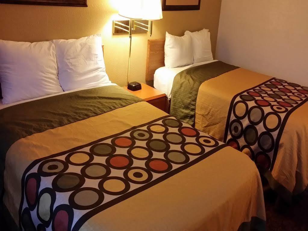 Super 8 By Wyndham Summersville - New River National Park Екстериор снимка