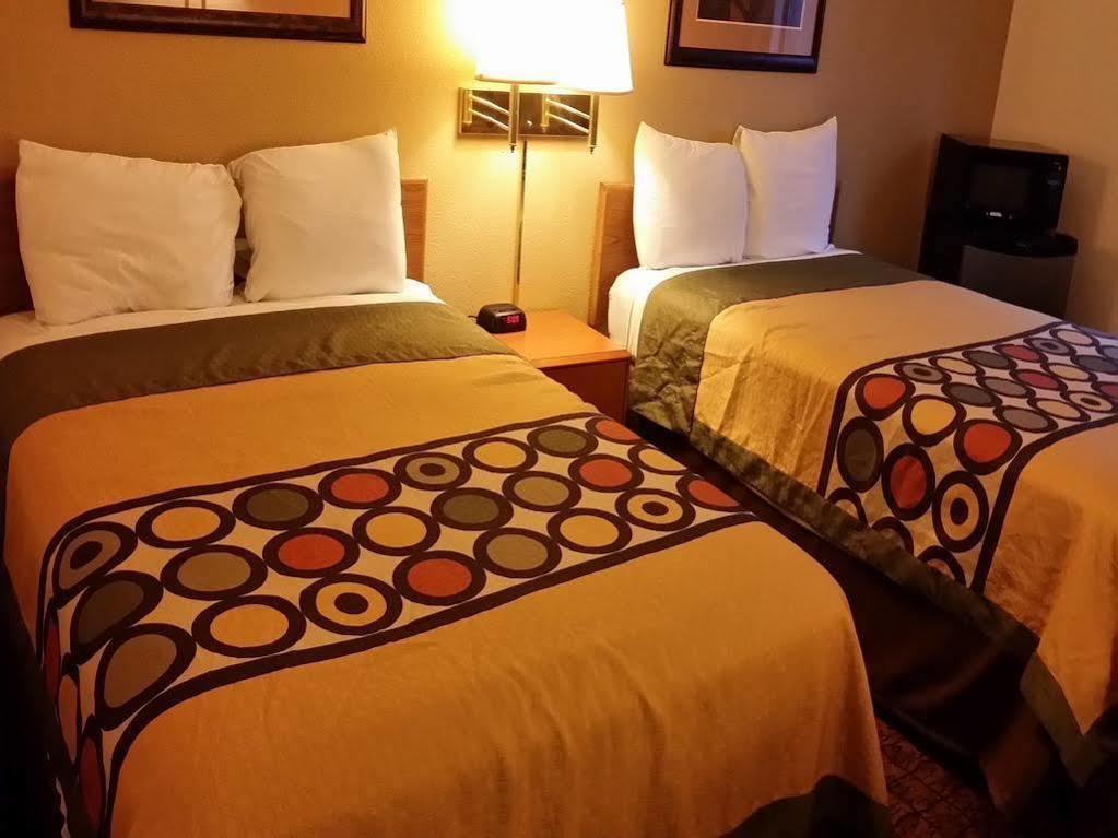 Super 8 By Wyndham Summersville - New River National Park Екстериор снимка