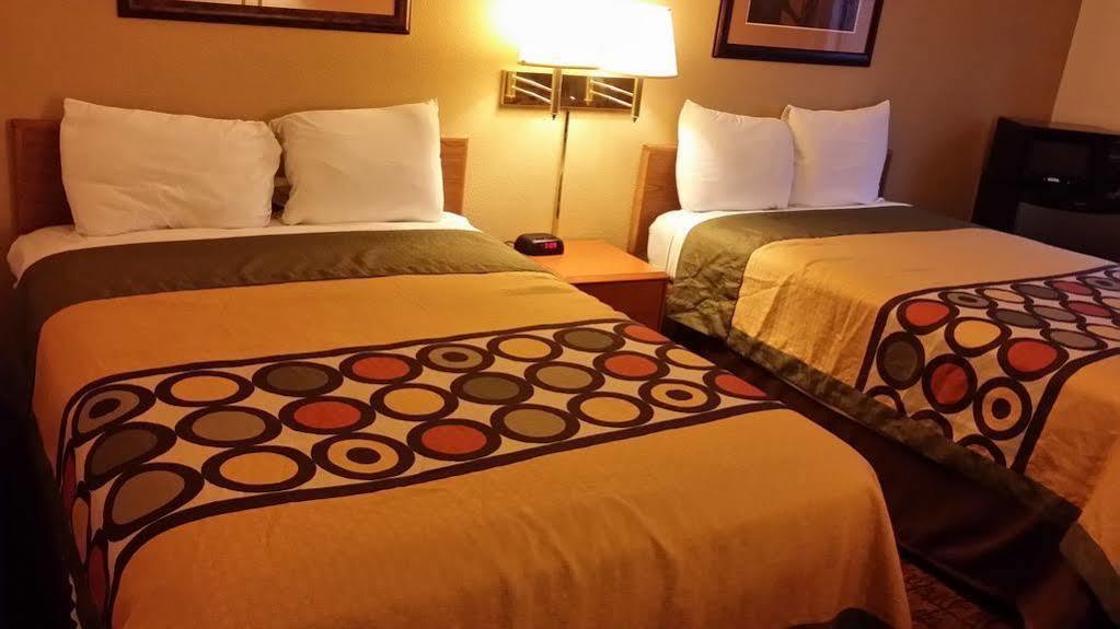 Super 8 By Wyndham Summersville - New River National Park Екстериор снимка